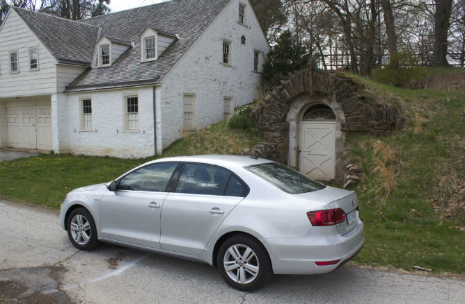 Dropped by to visit some hobbits. Survey: Nine out of 10 Shirelings approve of VW's new hybrid. 