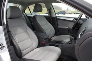 2013_Jetta_Hybrid_front seats