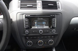2013_Jetta_Hybrid_infotainment_pwr_disp