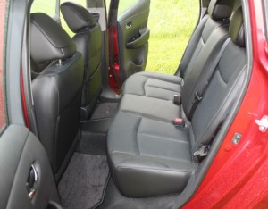 2013_Leaf_rear_seats