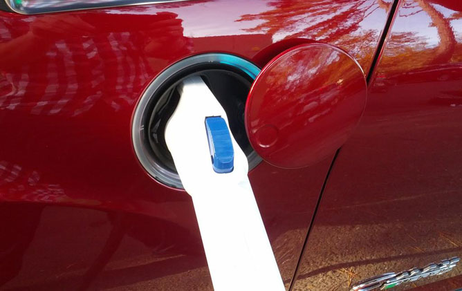 2013 Ford C-Max Energi Charging